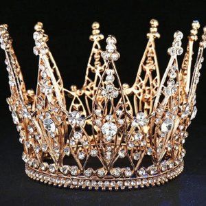 Hello and thank you for looking at my closet. All offers will be considered.